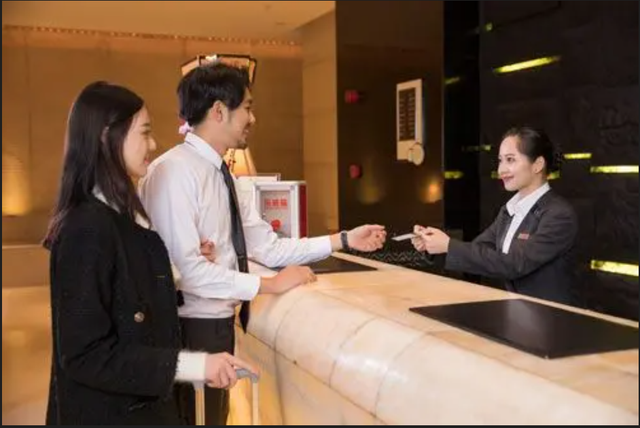 酒店入住登記規定 非夫妻異性同住與單人登記的潛在風險